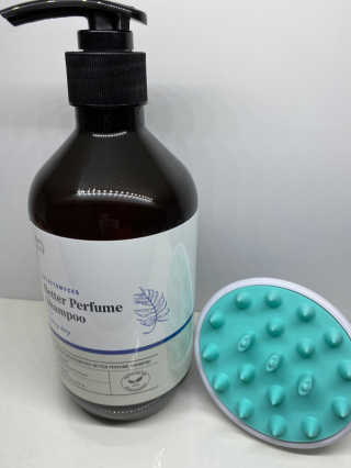 달리프 베러 퍼퓸 샴푸 1000ml 레이니데이 or 일랑로즈 — 5점을 준 리뷰어가 2020년 2월 올린 사용 사진
