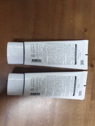 (주)에네스티 에네스티 수안수 실크스킨 풋크림 1+1 — 4.5점을 준 리뷰어가 2019년 10월 올린 사용 사진