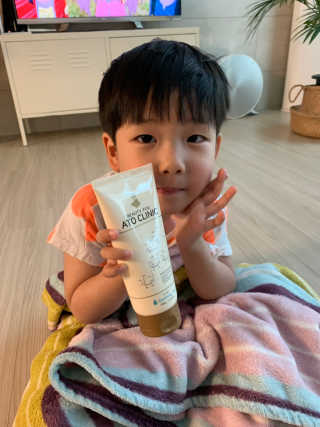 뷰티여우_아토클리닉 [아토클리닉] 아기들이 쓰는 보습, 진정 수딩젤 2개 — 5점을 준 리뷰어가 2019년 5월 올린 사용 사진