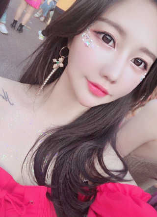 [블랙루즈] POOL-PARTY 철벽 스틱섀도우 1+1 — 5점을 준 리뷰어가 2019년 6월 올린 사용 사진