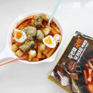 두번째 국떡 국가대표 떡볶이 1팩 + 영미칩 2봉 증정 — 5점을 준 리뷰어가 2019년 2월 올린 사용 사진