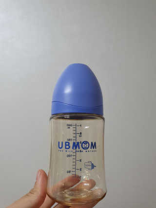 유비맘 PPSU 젖병 노꼭지_200ml_컬러 랜덤 발송 — 4점을 준 리뷰어가 2019년 12월 올린 사용 사진