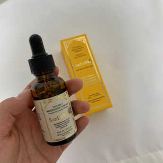 [스킨큐어] 산다화 비타민C 화이트닝 에센스 30ml — 4점을 준 리뷰어가 2019년 7월 올린 사용 사진