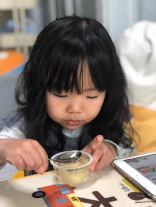데르뜨 떠먹는 과일 3종, 짜먹는 과일 2종 총 10개 체험 — 5점을 준 리뷰어가 2020년 3월 올린 사용 사진