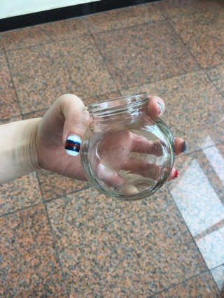 크라이런 칠판 페인트 스프레이 — 4점을 준 리뷰어가 2017년 6월 올린 사용 사진