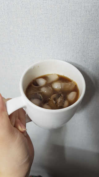 한국맥널티 아이브루 헤이즐넛향 100T — 5점을 준 리뷰어가 2019년 11월 올린 사용 사진