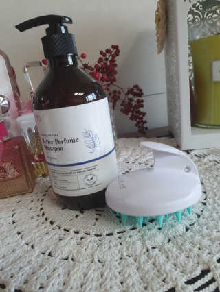 달리프 베러 퍼퓸 샴푸 1000ml 레이니데이 or 일랑로즈 — 5점을 준 리뷰어가 2020년 2월 올린 사용 사진