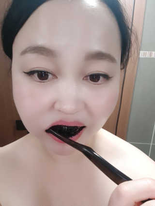 the naked object 디블랙팩치약 디블랙칫솔 세트 — 5점을 준 리뷰어가 2019년 12월 올린 사용 사진