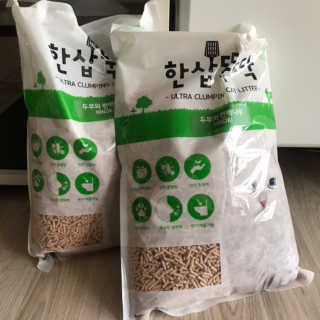 [펫토리아] BEST 고양이두부모래 6L 한삽뚝딱 — 5점을 준 리뷰어가 2019년 2월 올린 사용 사진