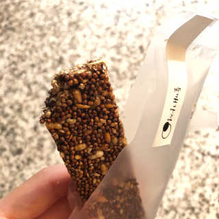 넛쯔공방 넛쯔 무설탕 수제견과류바 — 5점을 준 리뷰어가 2018년 9월 올린 사용 사진
