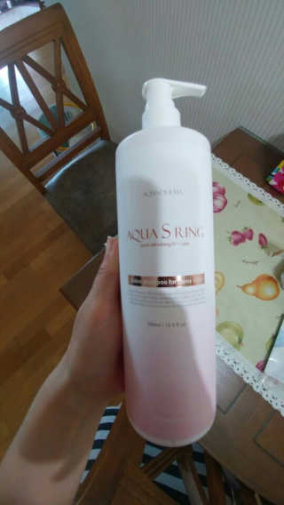 아쿠아큐링 아쿠아S링 퓨어리프레싱 헤어케어 500ml — 5점을 준 리뷰어가 2018년 8월 올린 사용 사진