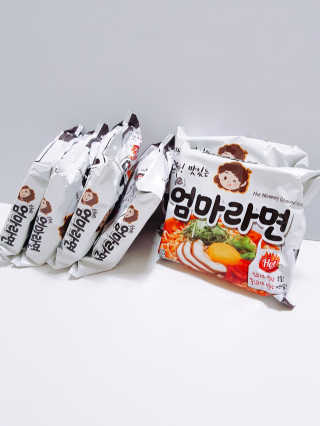 라면 그대로가 제일 맛있는 더엄마라면 — 5점을 준 리뷰어가 2019년 9월 올린 사용 사진