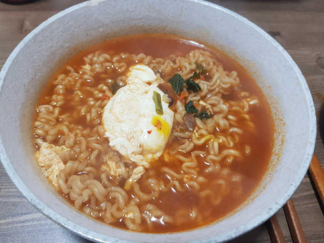 콜라겐라면 매운맛 리뷰 사진