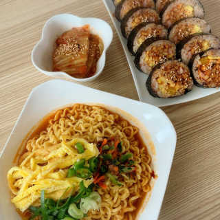 라면 그대로가 제일 맛있는 더엄마라면 — 5점을 준 리뷰어가 2019년 9월 올린 사용 사진