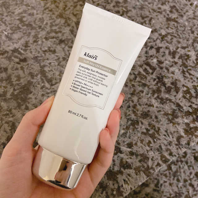 소프트 에어리 UV 에센스 SPF 50 PA ++++ 리뷰 사진