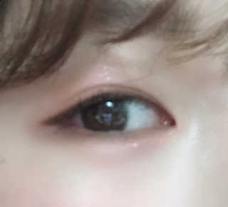 머지 더 퍼스트 젤 아이라이너 NEW 브라운 컬러 — 5점을 준 리뷰어가 2019년 4월 올린 사용 사진