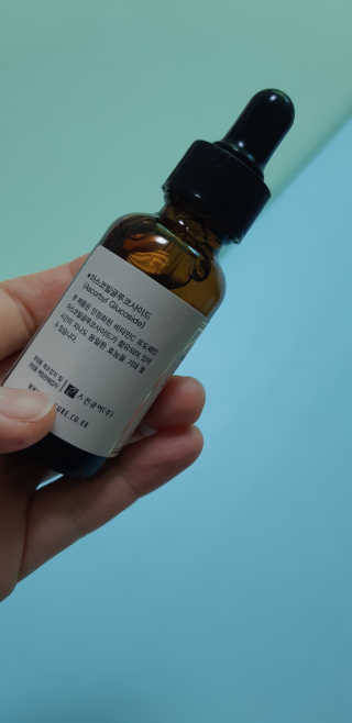 [스킨큐어] 산다화 비타민C 화이트닝 에센스 30ml — 4점을 준 리뷰어가 2020년 3월 올린 사용 사진