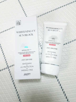 지고트 화이트닝 유브이 썬블럭 크림 70ml,1+1 — 5점을 준 리뷰어가 2019년 5월 올린 사용 사진