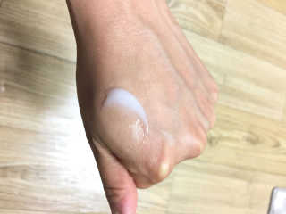바노바기 코스메틱 바노 잇츠 리얼 화이트닝 데이 & 나이트 크림 — 4점을 준 리뷰어가 2017년 5월 올린 사용 사진