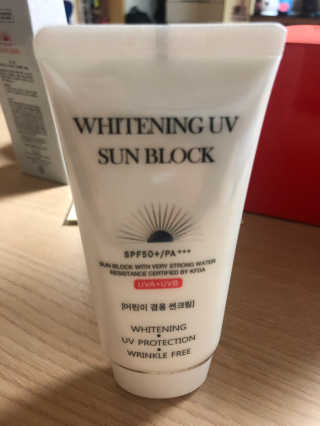 지고트 화이트닝 유브이 썬블럭 크림 70ml,1+1 — 5점을 준 리뷰어가 2019년 6월 올린 사용 사진