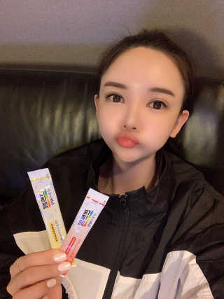 센트룸 아쿠아비타 레몬향, 딸기향 — 5점을 준 리뷰어가 2019년 6월 올린 사용 사진