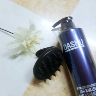 다슈코리아 다슈 단백질 한방 두피 골드 샴푸 500ml +샴푸브러쉬 — 5점을 준 리뷰어가 2019년 5월 올린 사용 사진
