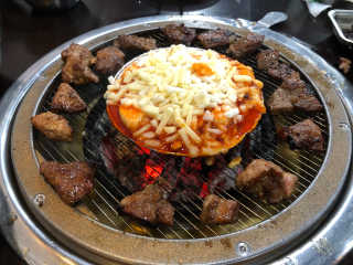 [두툼갈비] 두툼갈비 2인분 + 매콤치즈버섯 set — 4점을 준 리뷰어가 2018년 9월 올린 사용 사진