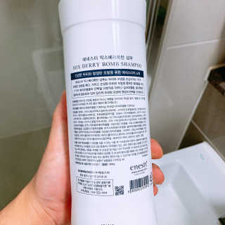 (주)에네스티 믹스베리 단백질 폭탄 샴푸 1000g — 5점을 준 리뷰어가 2019년 12월 올린 사용 사진