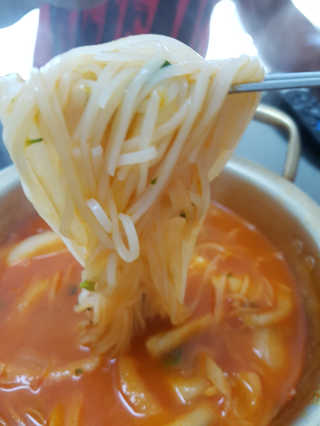 풀무원 마라덕후 모여라~ 사천식 마라쌀국수+마라볶음쌀국수 — 5점을 준 리뷰어가 2019년 10월 올린 사용 사진