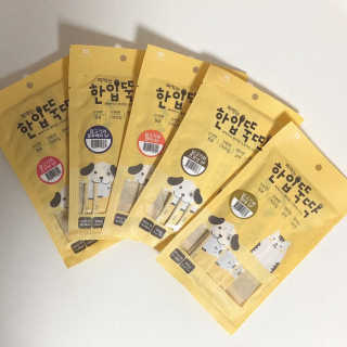 [펫토리아] 강아지,고양이겸용 짜먹는 한입뚝딱 — 4.5점을 준 리뷰어가 2019년 2월 올린 사용 사진