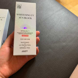 지고트 화이트닝 유브이 썬블럭 크림 70ml,1+1 — 5점을 준 리뷰어가 2019년 8월 올린 사용 사진