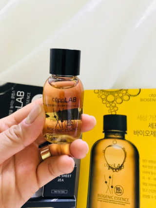 세포랩 바이오제닉 에센스 30ml 특별팩 — 5점을 준 리뷰어가 2018년 5월 올린 사용 사진