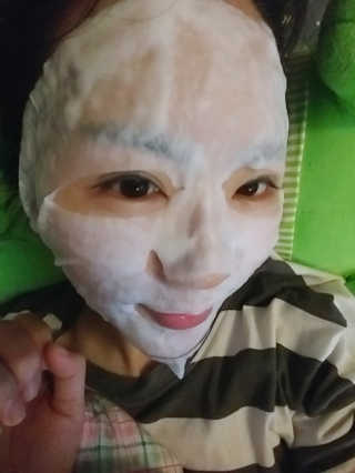 오오티유 비포 앤 애프터 산소 버블 마스크 시트 — 3.67점을 준 리뷰어가 2018년 7월 올린 사용 사진