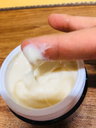 프리미어룩 실크 리프팅 아이 앤 넥 크림 — 5점을 준 리뷰어가 2019년 11월 올린 사용 사진