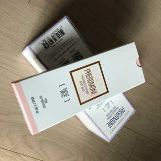 레드컨테이너 페로몬향 퍼퓸 바디미스트 80ml — 5점을 준 리뷰어가 2020년 2월 올린 사용 사진