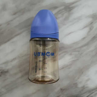유비맘 PPSU 젖병 노꼭지_200ml_컬러 랜덤 발송 — 5점을 준 리뷰어가 2020년 3월 올린 사용 사진