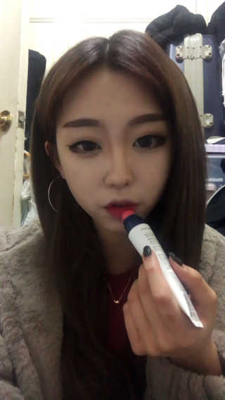 포렌코즈 립핸드 마스터 — 5점을 준 리뷰어가 2017년 12월 올린 사용 사진