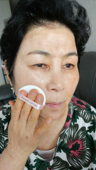 밀키드레스 바비메이크 베일 쿠션 — 4.5점을 준 리뷰어가 2018년 6월 올린 사용 사진