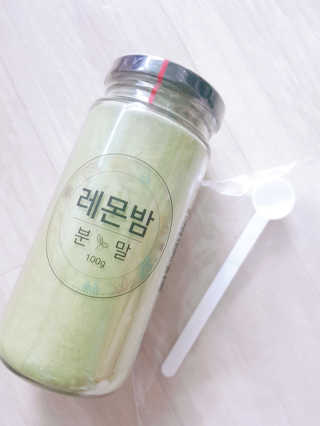 초능력 국내산 레몬밤 분말 — 3점을 준 리뷰어가 2019년 8월 올린 사용 사진
