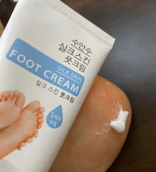 (주)에네스티 에네스티 수안수 실크스킨 풋크림 1+1 — 5점을 준 리뷰어가 2019년 11월 올린 사용 사진