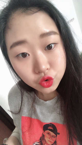 [블랙루즈] POOL-PARTY 철벽 매트틴트 1+1 — 2.5점을 준 리뷰어가 2019년 5월 올린 사용 사진