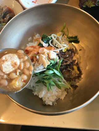 청국장과 보리밥 [청국장과보리밥] 두루치기 쌈정식or수육정식 中 택 1 — 5점을 준 리뷰어가 2018년 12월 올린 사용 사진