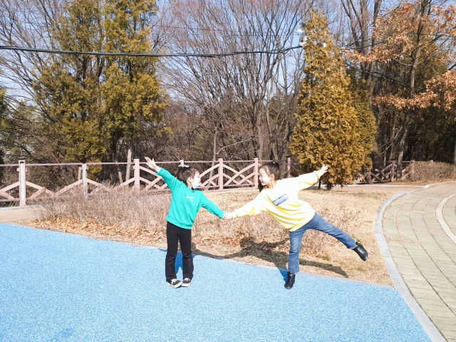 아웃도어 프로덕츠 봄 신상 오리진 맨투맨 4종 리뷰 사진