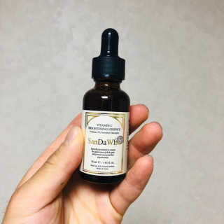 [스킨큐어] 산다화 비타민C 화이트닝 에센스 30ml — 5점을 준 리뷰어가 2019년 6월 올린 사용 사진