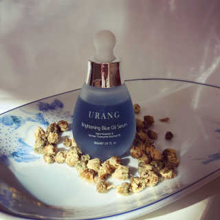 Brightening Blue Oil Serum — 3.67점을 준 리뷰어가 2018년 8월 올린 사용 사진