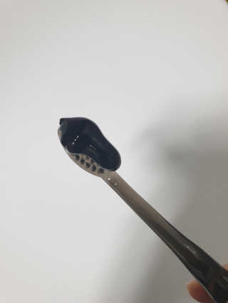 the naked object 디블랙팩치약 디블랙칫솔 세트 — 3점을 준 리뷰어가 2019년 1월 올린 사용 사진