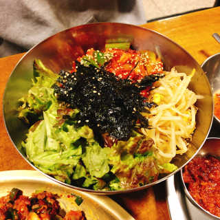 [동네맛집족발] 4개 족발 중 택1 — 4점을 준 리뷰어가 2019년 12월 올린 사용 사진