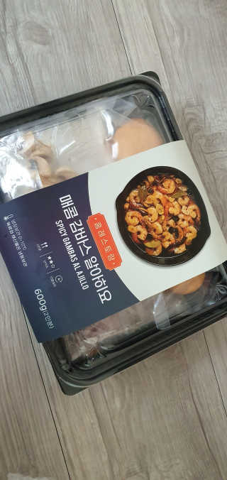푸드어셈블 매콤 감바스 알 아히요  밀키트 — 5점을 준 리뷰어가 2019년 12월 올린 사용 사진