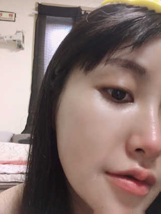 [블랙루즈] 피치 커버 벨벳 쿠션 2종 중 택1 — 5점을 준 리뷰어가 2019년 10월 올린 사용 사진