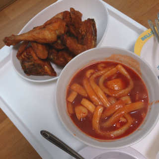 두번째 국떡 국가대표 떡볶이 1팩 + 영미칩 2봉 증정 — 5점을 준 리뷰어가 2019년 2월 올린 사용 사진